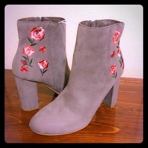 NWOT Report Floral Embroidered Ankle Booties